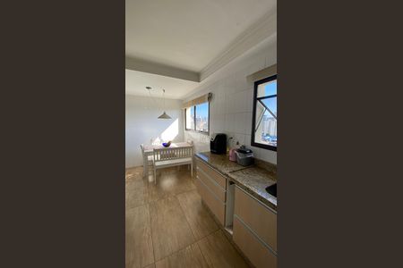 Apartamento à venda com 182m², 4 quartos e 3 vagasCozinha