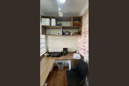 Apartamento à venda com 182m², 4 quartos e 3 vagasEscritório