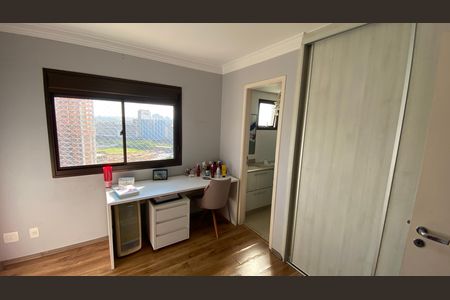 Apartamento à venda com 182m², 4 quartos e 3 vagasSuite 2