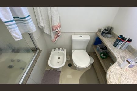 Apartamento à venda com 182m², 4 quartos e 3 vagasBanheiro da Suíte 1