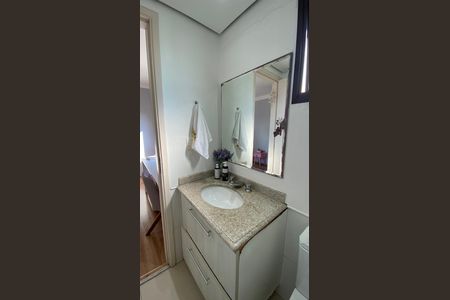 Apartamento à venda com 182m², 4 quartos e 3 vagasBanheiro da Suíte 2