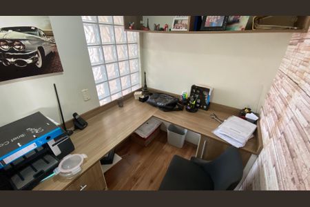 Apartamento à venda com 182m², 4 quartos e 3 vagasEscritório