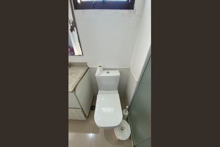 Apartamento à venda com 182m², 4 quartos e 3 vagasBanheiro da Suíte 2