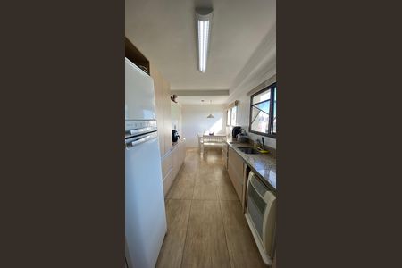 Apartamento à venda com 182m², 4 quartos e 3 vagasCozinha