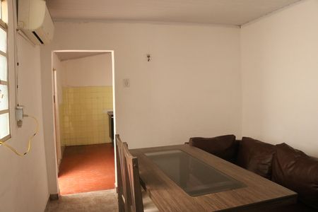 Casa à venda com 55m², 2 quartos e 1 vagaSala