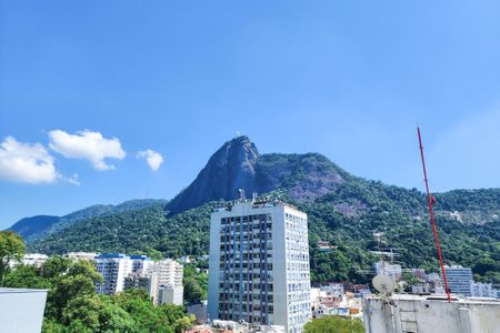 Apartamento à venda com 80m², 2 quartos e 2 vagas Apartamento à venda com 80m², 2 quartos e 2 vagasVista