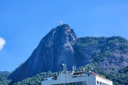 Apartamento à venda com 80m², 2 quartos e 2 vagas Apartamento à venda com 80m², 2 quartos e 2 vagasVista