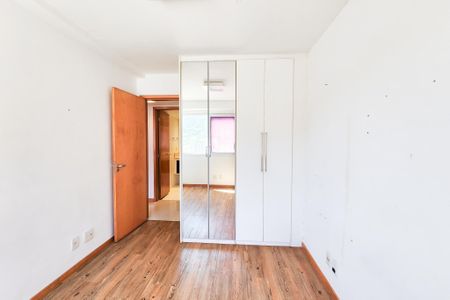 Apartamento à venda com 80m², 2 quartos e 2 vagas Apartamento à venda com 80m², 2 quartos e 2 vagasQuarto