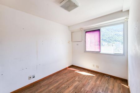 Apartamento à venda com 80m², 2 quartos e 2 vagas Apartamento à venda com 80m², 2 quartos e 2 vagasQuarto