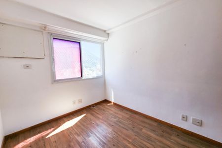 Apartamento à venda com 80m², 2 quartos e 2 vagas Apartamento à venda com 80m², 2 quartos e 2 vagasQuarto