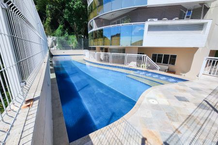 Apartamento à venda com 80m², 2 quartos e 2 vagas Apartamento à venda com 80m², 2 quartos e 2 vagasÁrea comum - Piscina