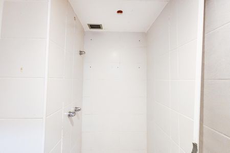 Apartamento à venda com 80m², 2 quartos e 2 vagas Apartamento à venda com 80m², 2 quartos e 2 vagasBanheiro de Serviço