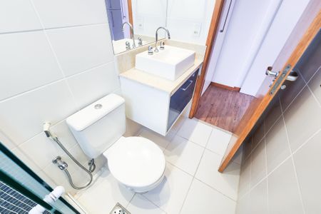 Apartamento à venda com 80m², 2 quartos e 2 vagas Apartamento à venda com 80m², 2 quartos e 2 vagasBanheiro da Suíte