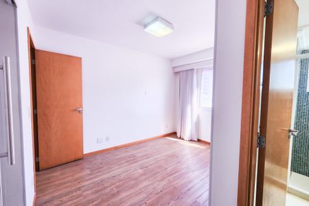 Apartamento à venda com 80m², 2 quartos e 2 vagas Apartamento à venda com 80m², 2 quartos e 2 vagasSuíte