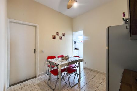 Casa para alugar com 102m², 2 quartos e 2 vagas Casa para alugar com 102m², 2 quartos e 2 vagasCozinha