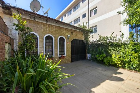 Casa para alugar com 102m², 2 quartos e 2 vagas Casa para alugar com 102m², 2 quartos e 2 vagasQuintal