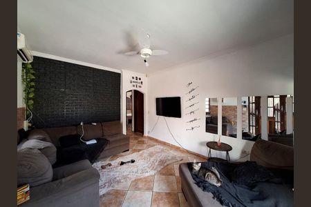 Casa à venda com 350m², 3 quartos e 4 vagas Casa à venda com 350m², 3 quartos e 4 vagasSala