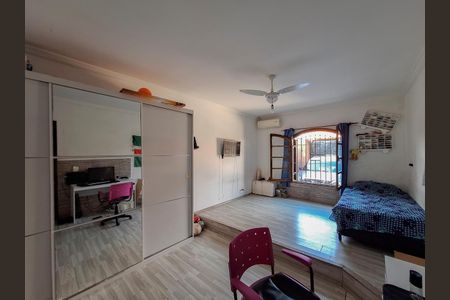 Casa à venda com 350m², 3 quartos e 4 vagas Casa à venda com 350m², 3 quartos e 4 vagasQuarto 1