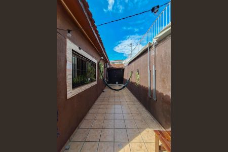 Casa à venda com 350m², 3 quartos e 4 vagas Casa à venda com 350m², 3 quartos e 4 vagasLateral