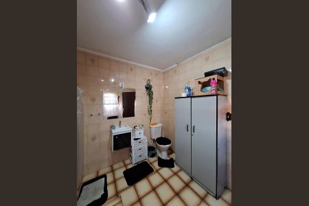 Casa à venda com 350m², 3 quartos e 4 vagas Casa à venda com 350m², 3 quartos e 4 vagasBanheiro edícula