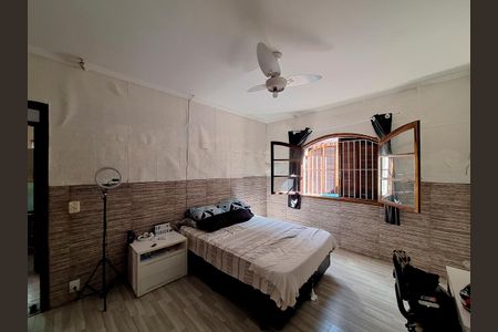 Casa à venda com 350m², 3 quartos e 4 vagas Casa à venda com 350m², 3 quartos e 4 vagasQuarto 2