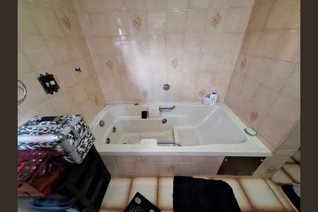 Casa à venda com 350m², 3 quartos e 4 vagas Casa à venda com 350m², 3 quartos e 4 vagasBanheiro edícula