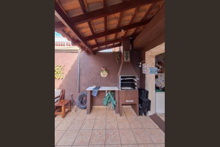 Casa à venda com 350m², 3 quartos e 4 vagas Casa à venda com 350m², 3 quartos e 4 vagasQuintal