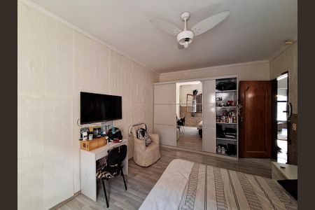 Casa à venda com 350m², 3 quartos e 4 vagas Casa à venda com 350m², 3 quartos e 4 vagasQuarto 2