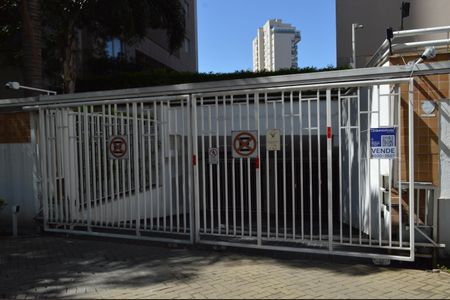 Apartamento à venda com 100m², 3 quartos e 2 vagasFachada + Plaquinha