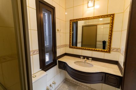 Casa de condomínio para alugar com 455m², 4 quartos e 2 vagasBanheiro 2