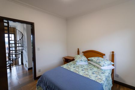 Casa de condomínio para alugar com 455m², 4 quartos e 2 vagasQuarto 3