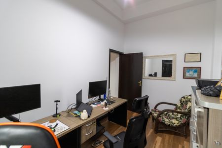 Casa de condomínio para alugar com 455m², 4 quartos e 2 vagasEscritório