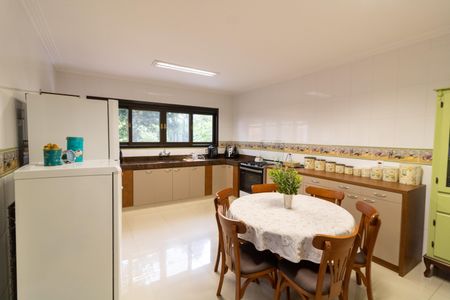 Casa de condomínio para alugar com 455m², 4 quartos e 2 vagasCozinha