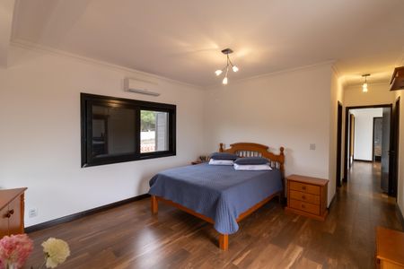 Casa de condomínio para alugar com 455m², 4 quartos e 2 vagasSuíte