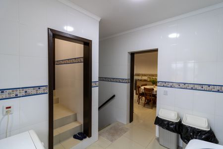 Casa de condomínio para alugar com 455m², 4 quartos e 2 vagasLavanderia