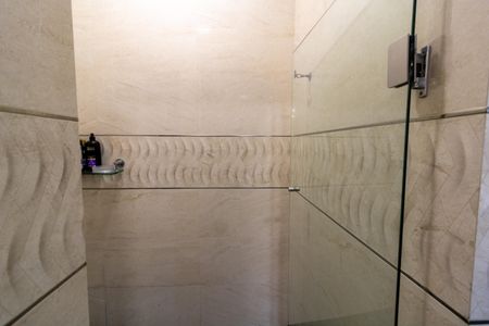 Casa de condomínio para alugar com 455m², 4 quartos e 2 vagasBanheiro da Suíte