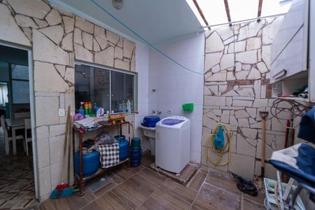 Casa à venda com 135m², 3 quartos e 2 vagasÁrea de Serviço