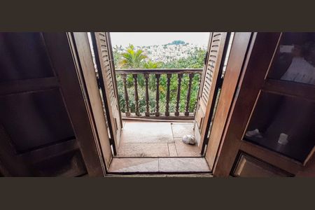 Casa à venda com 500m², 4 quartos e 4 vagas Casa à venda com 500m², 4 quartos e 4 vagasVaranda da Suíte 3