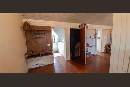 Casa à venda com 500m², 4 quartos e 4 vagas Casa à venda com 500m², 4 quartos e 4 vagasSótão