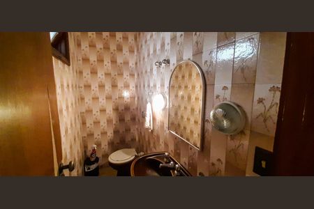 Casa à venda com 500m², 4 quartos e 4 vagas Casa à venda com 500m², 4 quartos e 4 vagasLavabo