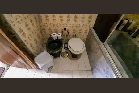 Casa à venda com 500m², 4 quartos e 4 vagas Casa à venda com 500m², 4 quartos e 4 vagasBanheiro da Suíte 1