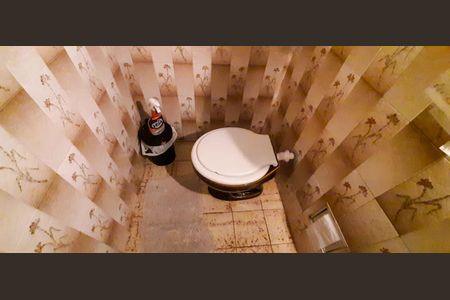 Casa à venda com 500m², 4 quartos e 4 vagas Casa à venda com 500m², 4 quartos e 4 vagasLavabo