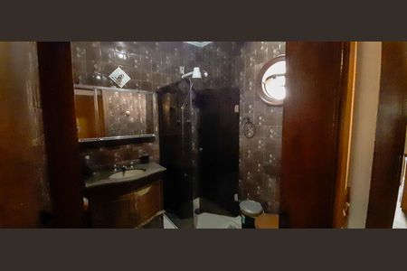 Casa à venda com 500m², 4 quartos e 4 vagas Casa à venda com 500m², 4 quartos e 4 vagasBanheiro da Suíte 2