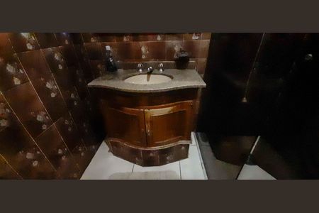 Casa à venda com 500m², 4 quartos e 4 vagas Casa à venda com 500m², 4 quartos e 4 vagasBanheiro da Suíte 2