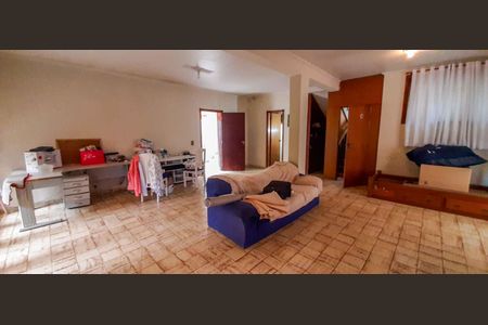 Casa à venda com 500m², 4 quartos e 4 vagas Casa à venda com 500m², 4 quartos e 4 vagasSalão de Festa