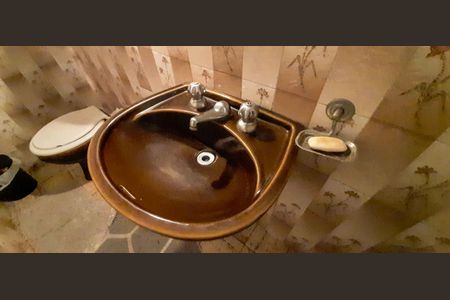 Casa à venda com 500m², 4 quartos e 4 vagas Casa à venda com 500m², 4 quartos e 4 vagasLavabo