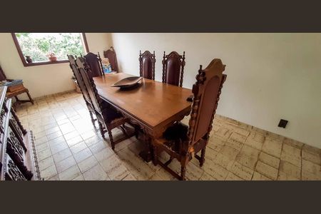 Casa à venda com 500m², 4 quartos e 4 vagas Casa à venda com 500m², 4 quartos e 4 vagasSala de Jantar