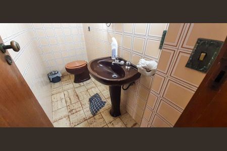 Casa à venda com 500m², 4 quartos e 4 vagas Casa à venda com 500m², 4 quartos e 4 vagasLavabo do Salão de Festa