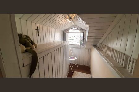 Casa à venda com 500m², 4 quartos e 4 vagas Casa à venda com 500m², 4 quartos e 4 vagasSótão