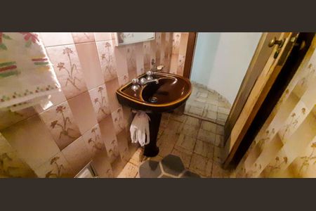 Casa à venda com 500m², 4 quartos e 4 vagas Casa à venda com 500m², 4 quartos e 4 vagasLavabo